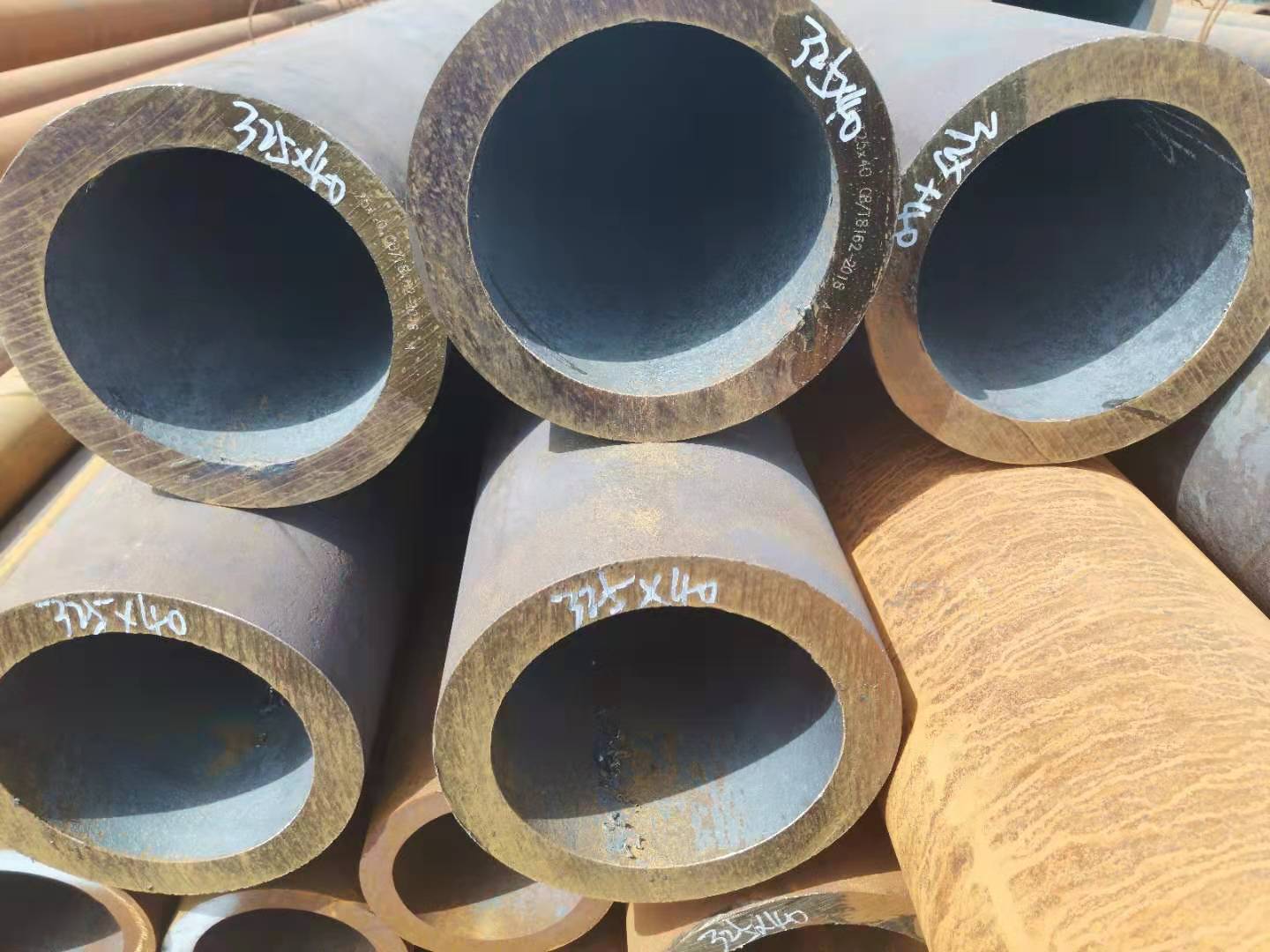 化肥設(shè)備用高壓無(wú)縫鋼管